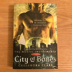 City of Bones by Cassandra Clare Paperback Book